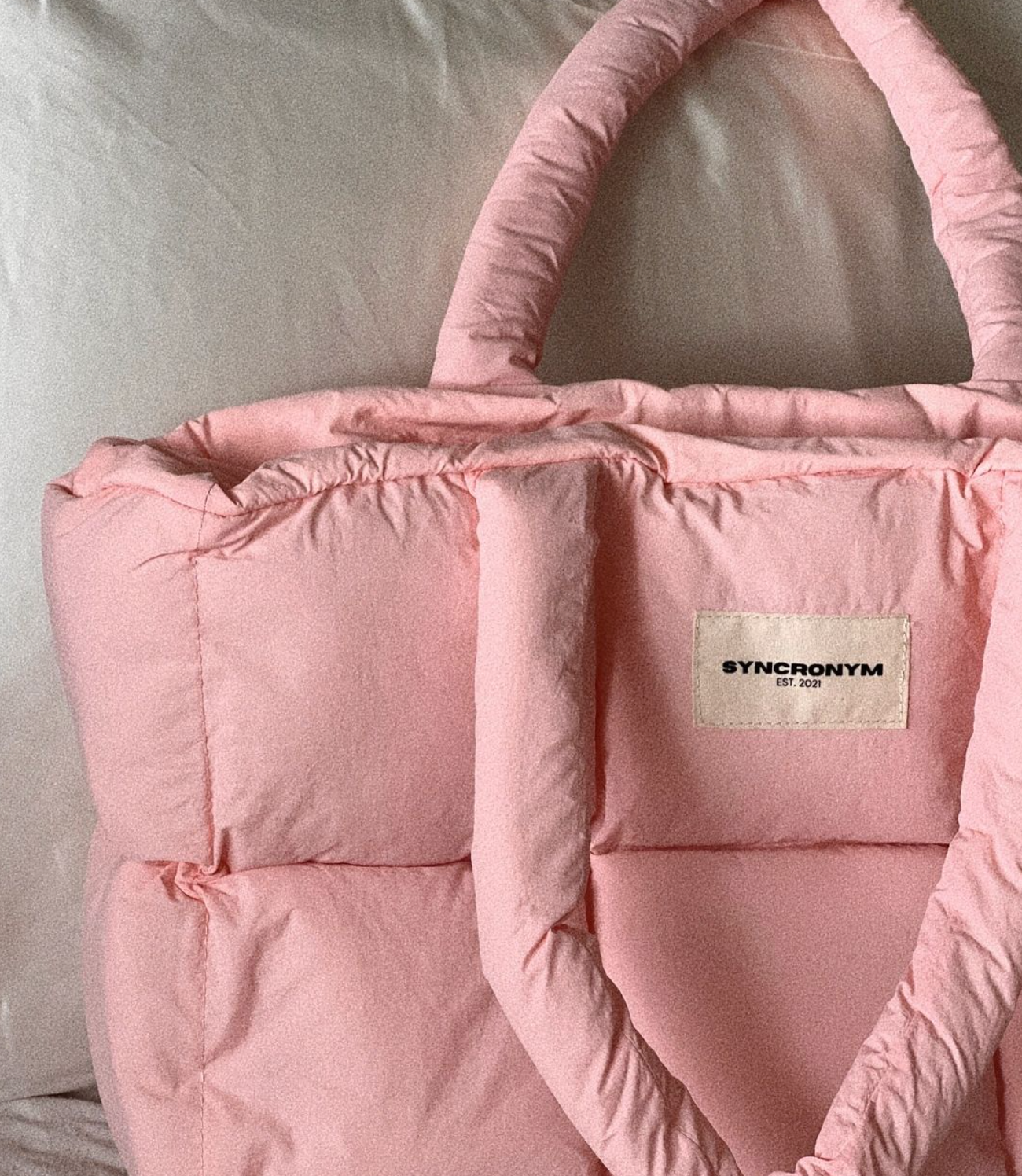 Flamingo Power Puff: Everyday Pink Puffer Tote bag